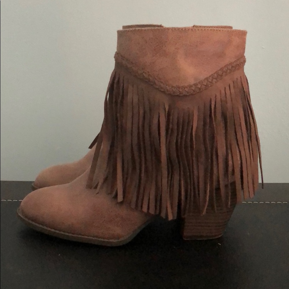 SO brand new brown booties